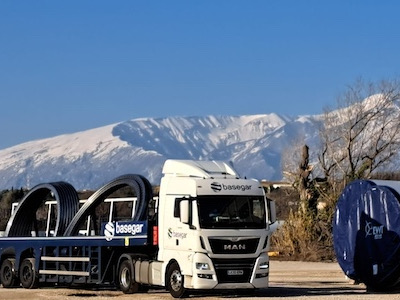 Transport von Windkraftanlagenkomponenten auf europäischen Straßen